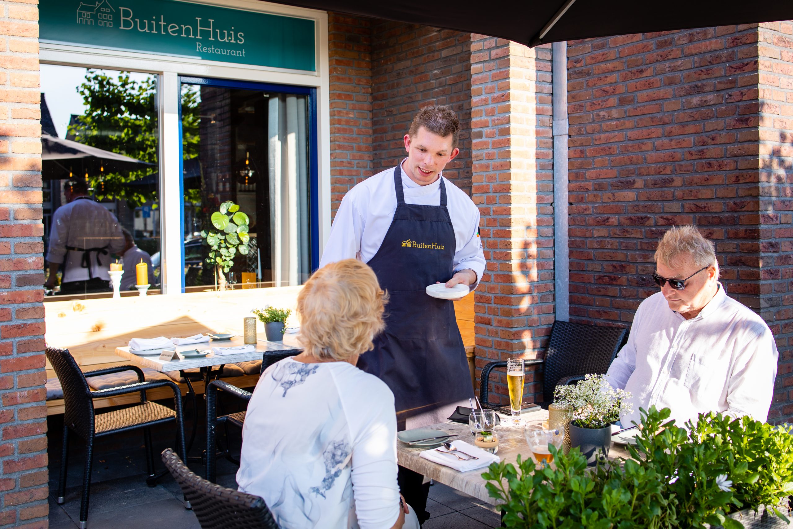 Terras Serveren BuitenHuis